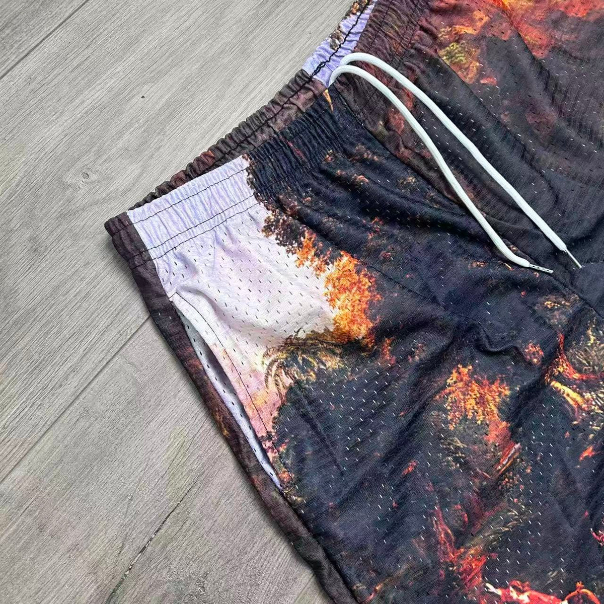 VOYAGE OF LIFE MESH SHORTS-8767
